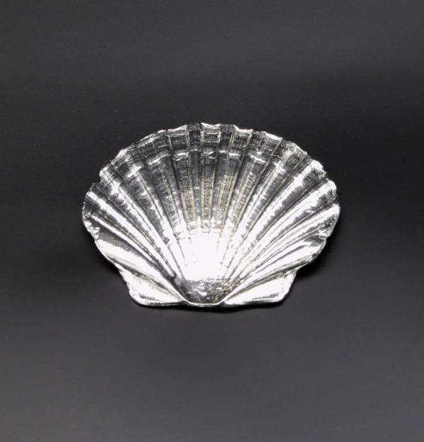 - a , pewter Sculpture by Pewter-ful, measuring 6 x 7 cm (H x W) £25